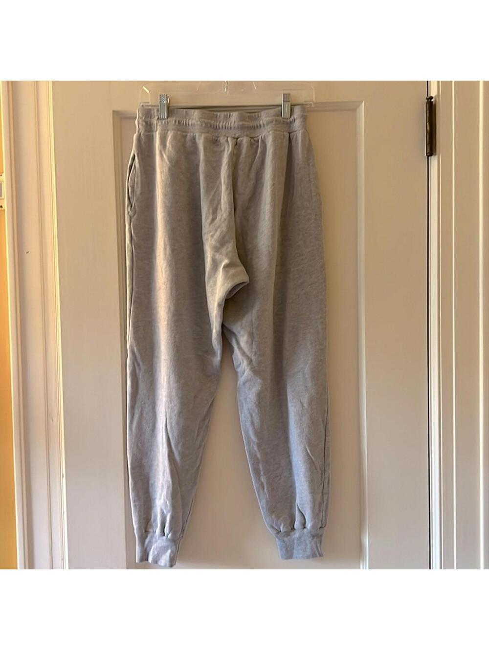 Soul Cycle gray joggers w SOUL WTML appliqué on side of leg M - Picture 4 of 10